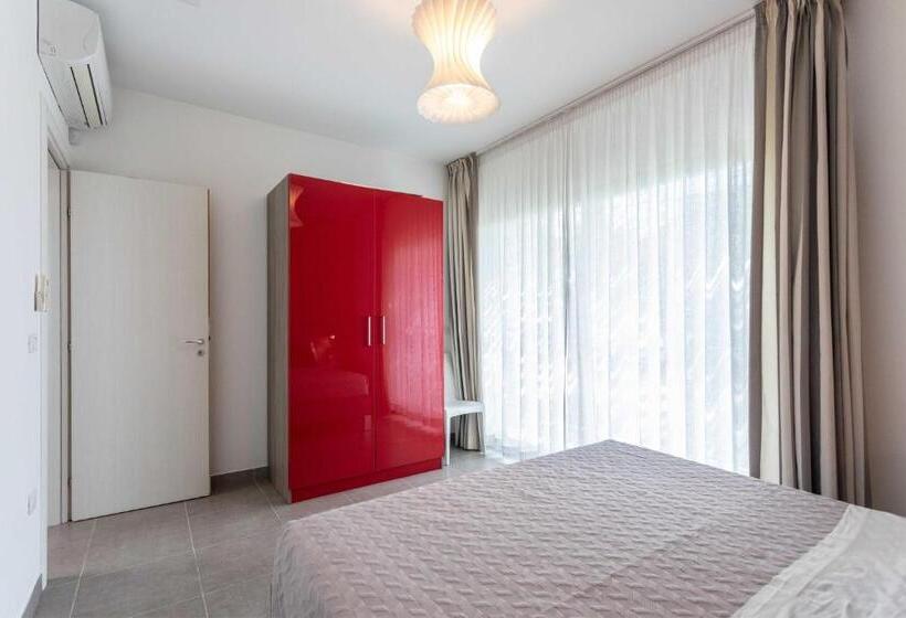 Blu Marine Residence