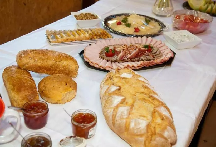 Aamiaismajoitus (B&B) Gast Und Hof Spittel