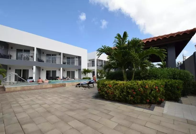 هتل Arena Condos Aruba Few Steps From Eagle Beach!