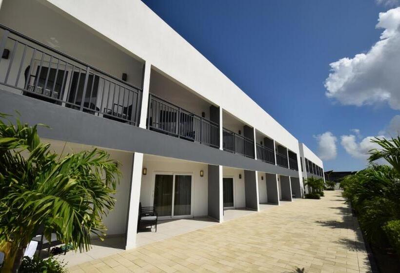 هتل Arena Condos Aruba Few Steps From Eagle Beach!