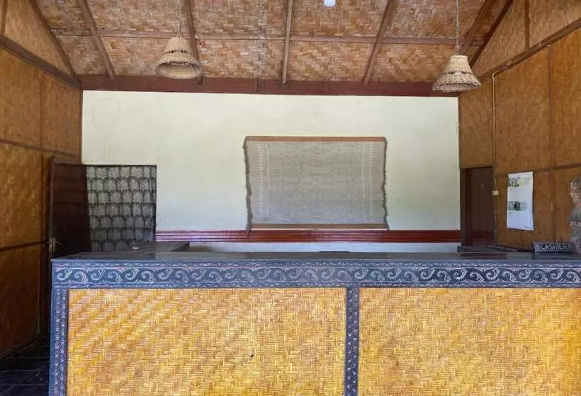 ホテル Capital O 91073 Rantepao Lodge