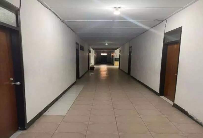 ホテル Capital O 91073 Rantepao Lodge