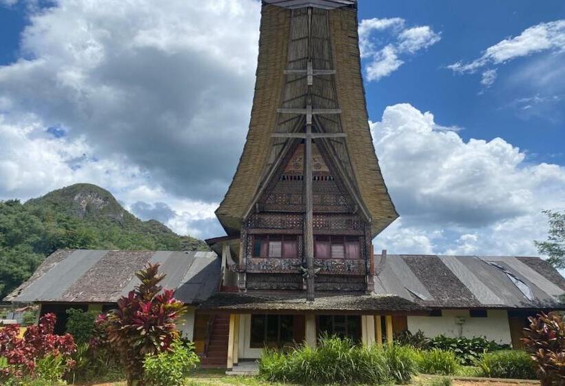 בית מלון כפרי Capital O 91073 Rantepao Lodge