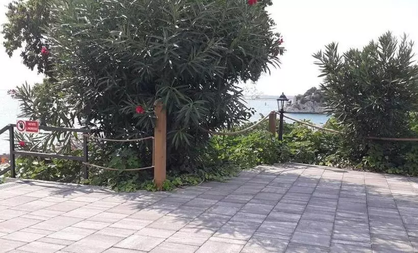 Villa Mira Bed And Breakfast