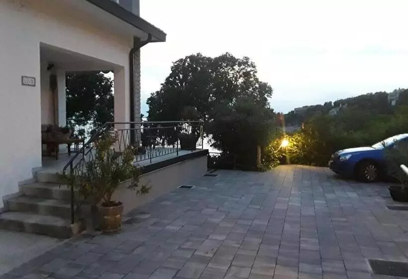 Villa Mira Bed And Breakfast