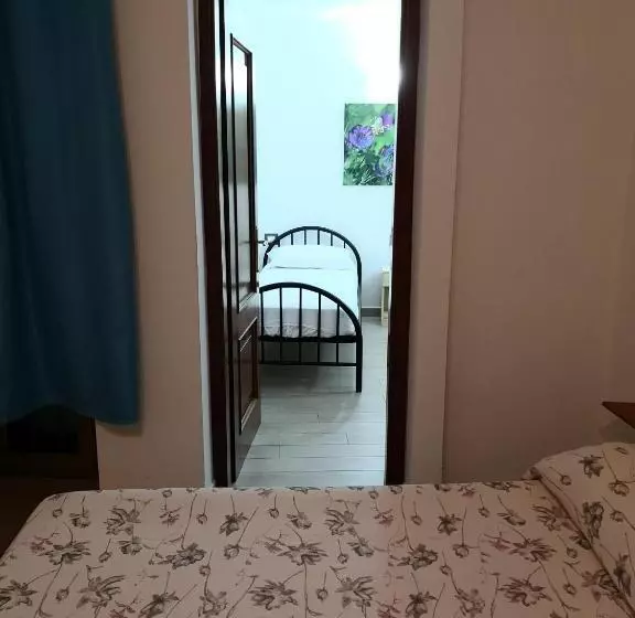 تختخواب و صبحانه Domo Silvia