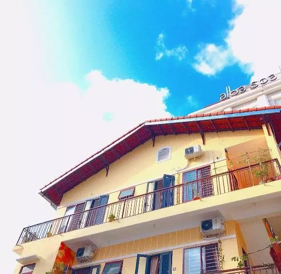 تختخواب و صبحانه Tùng Homestay
