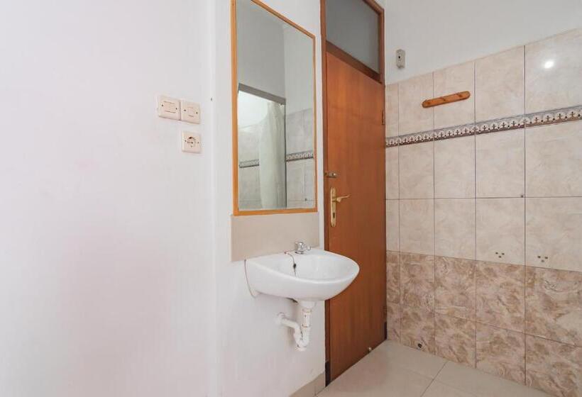 בית מלון כפרי Imelda Residence Setrasari Redpartner