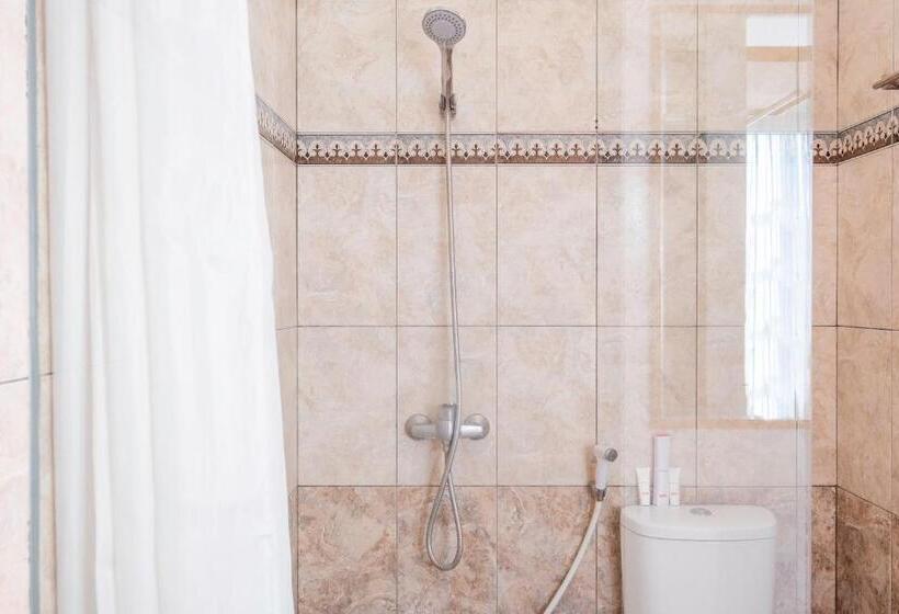 בית מלון כפרי Imelda Residence Setrasari Redpartner