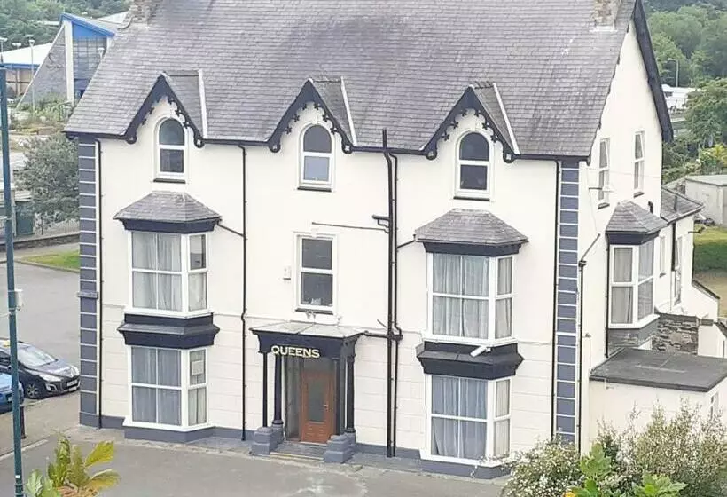 Hotelli Queens Rooms