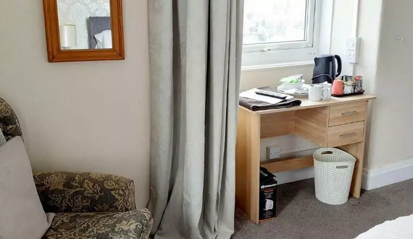 Hotelli Queens Rooms