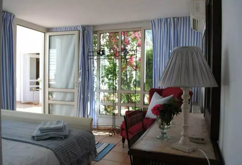 پانسیون Sunny Garden Studio