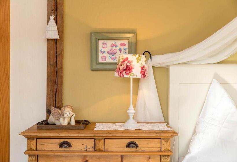 פנסיון Weinhof Narat Zitz