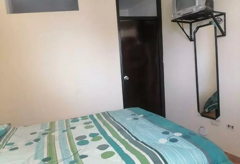 ペンション Hostal Carmen