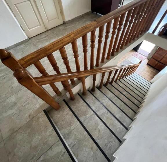 پانسیون Medea S Guest House