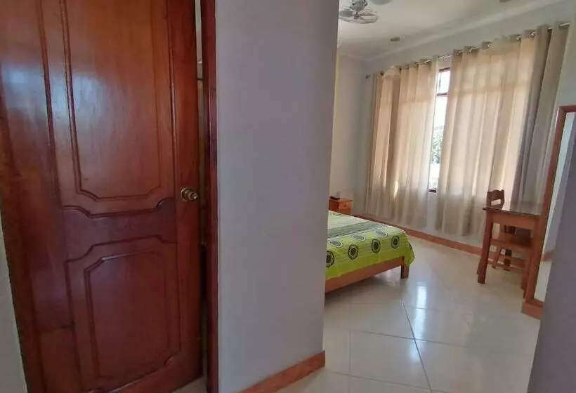 ユースホステル Rosa Victoria