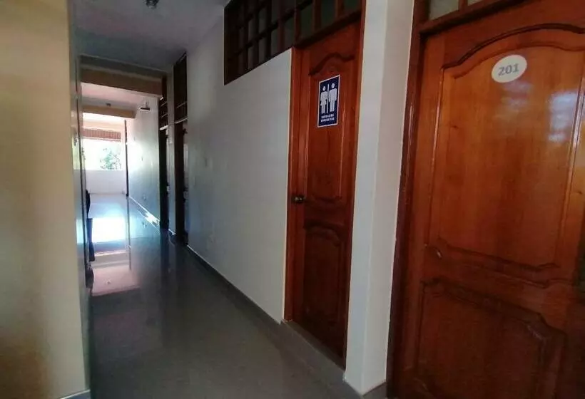 ユースホステル Rosa Victoria