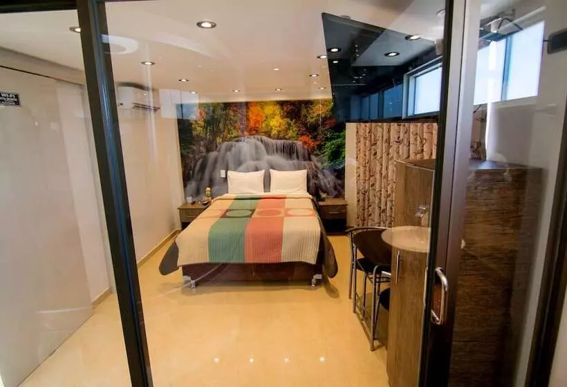 ホテル Hostal Encantos