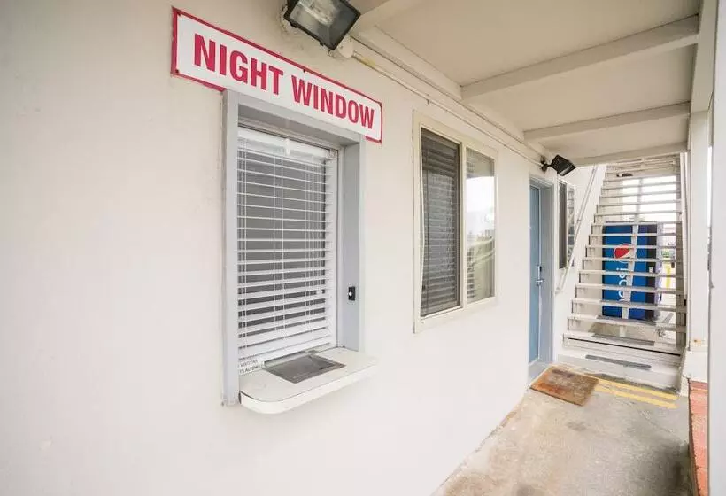 モーテル Ocean Inn