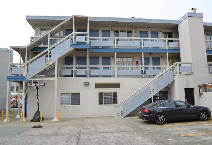 モーテル Ocean Inn