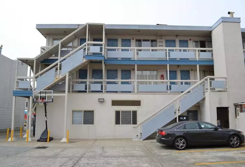 モーテル Ocean Inn