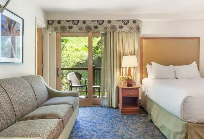 Hotelli Bluegreen S Streamside At Vail