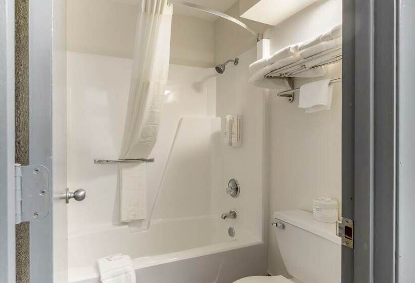 Clarion Pointe Kimball By Choice Hotels