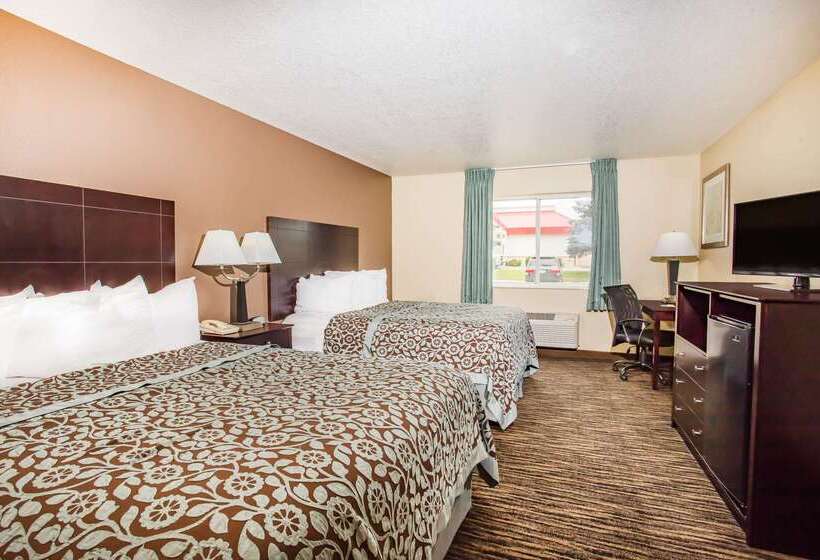 Отель Days Inn By Wyndham Evansdale Waterloo