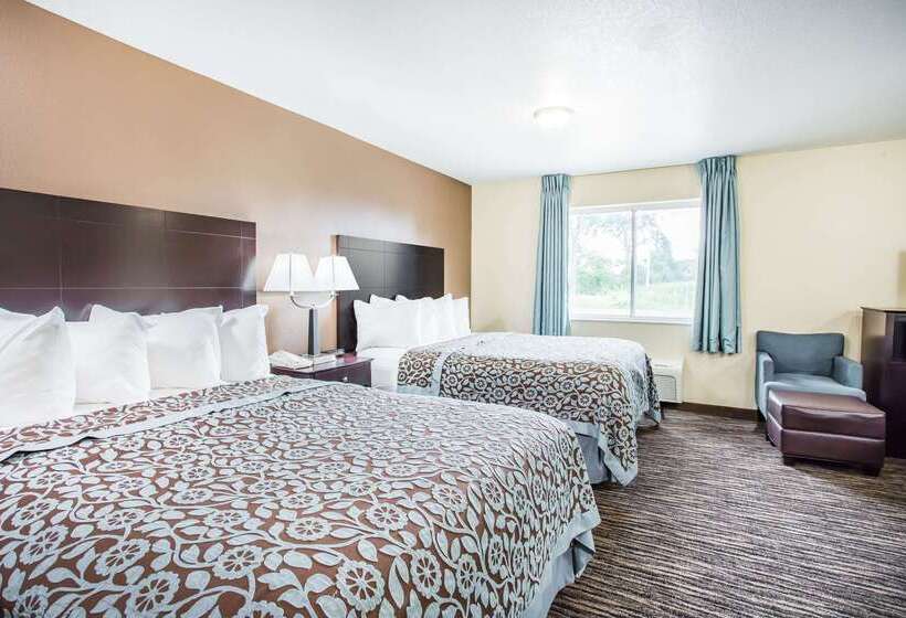 Отель Days Inn By Wyndham Evansdale Waterloo