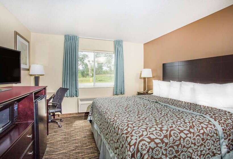 Отель Days Inn By Wyndham Evansdale Waterloo