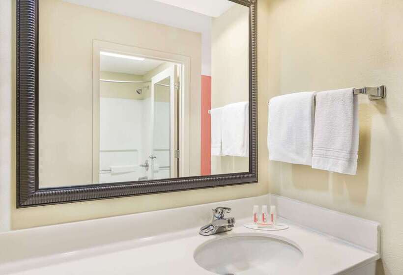 فندق Days Inn By Wyndham Shallotte