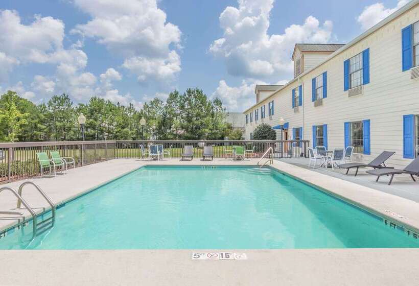 فندق Days Inn By Wyndham Shallotte