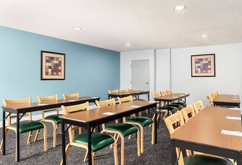 فندق Days Inn By Wyndham Shallotte