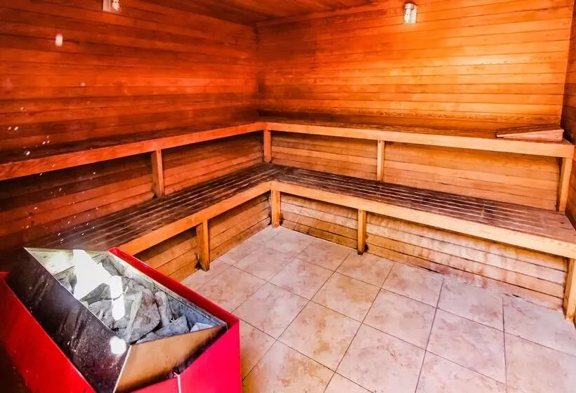 Hotelli Desert Isle Resort