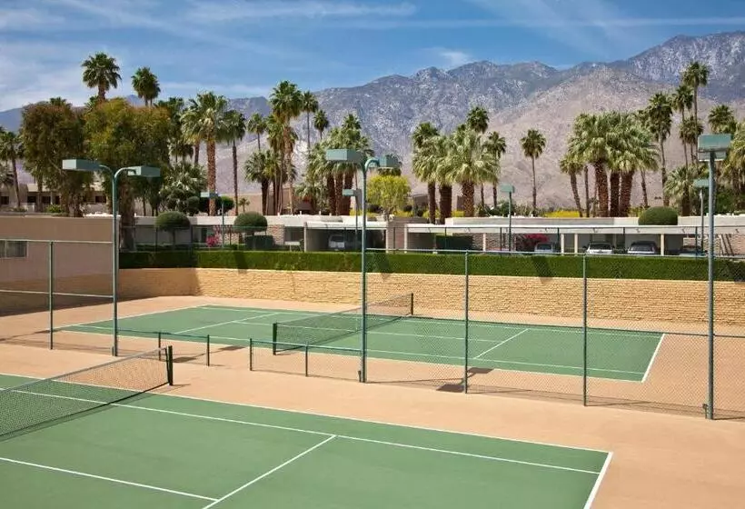 Hotelli Desert Isle Resort