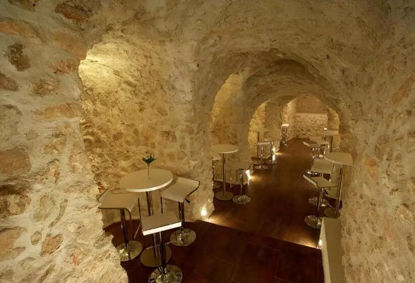 בית מלון כפרי El Pontifical