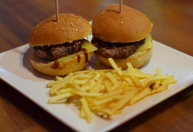 فندق El Pontifical