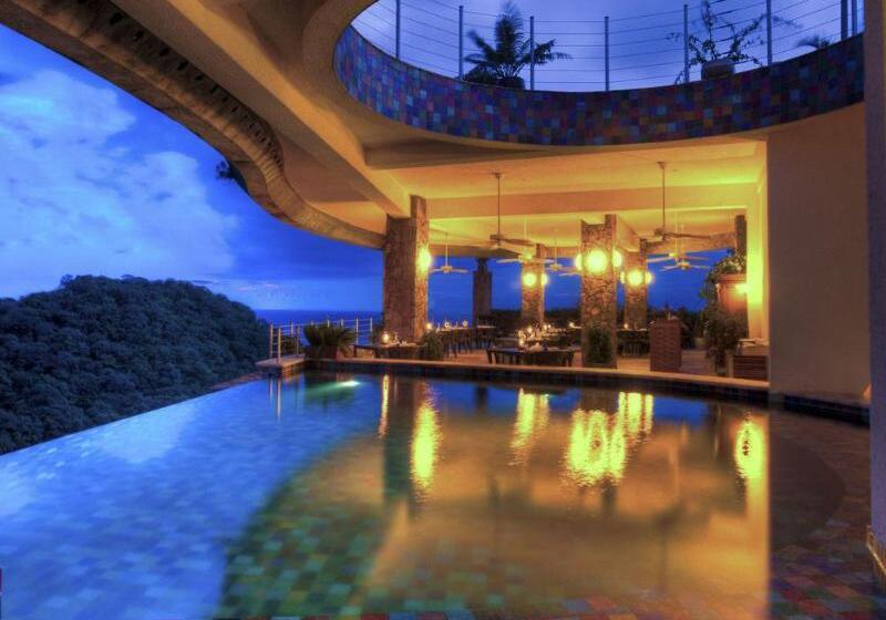 هتل Jade Mountain