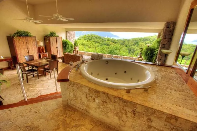 هتل Jade Mountain