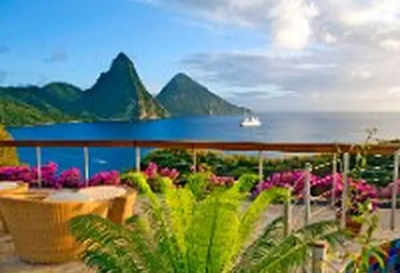 Hotelli Jade Mountain