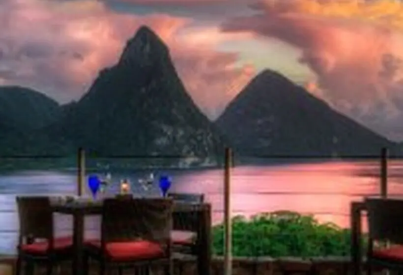 Hotelli Jade Mountain