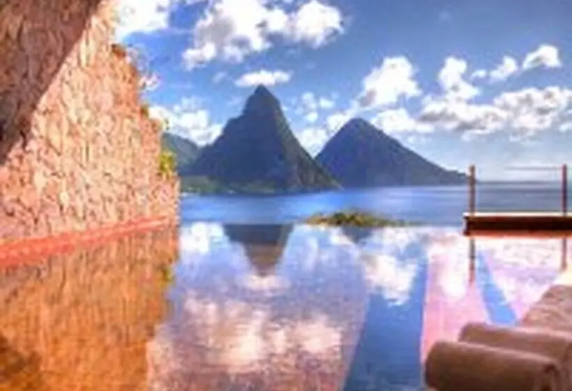 Hotelli Jade Mountain