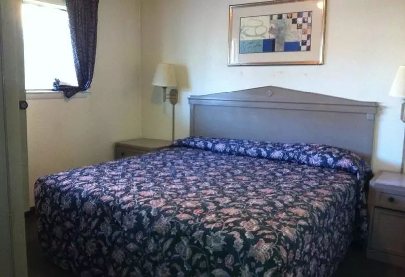 ホテル Oaktree Inn And Suites
