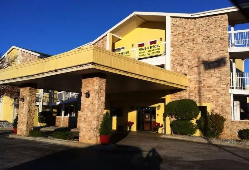 ホテル Oaktree Inn And Suites