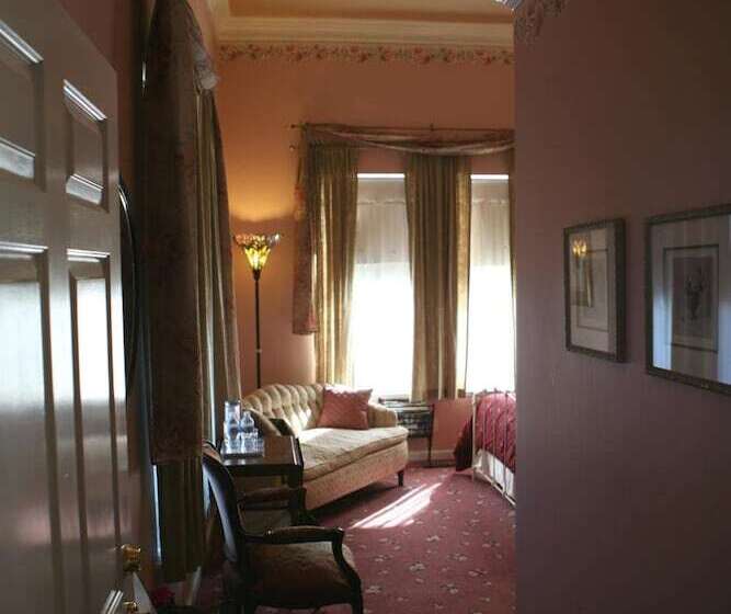 בית מלון כפרי Pescadero Creek Inn