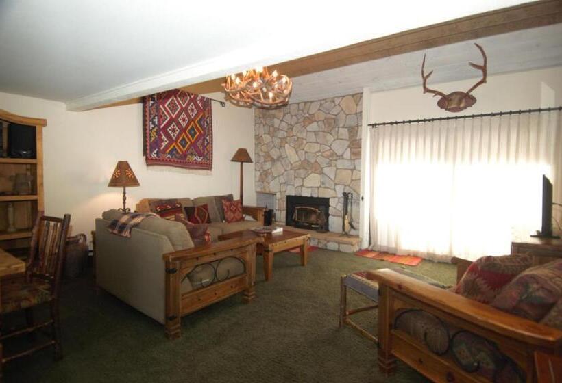 هتل Snowcreek Resort Vacation Rentals