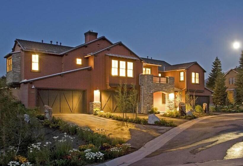 هتل Snowcreek Resort Vacation Rentals