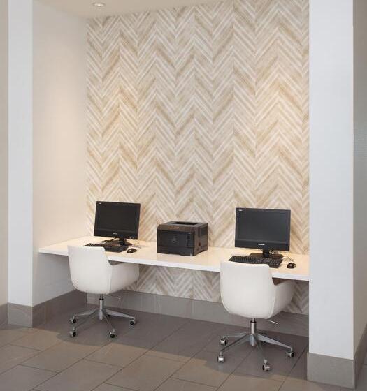 בית מלון כפרי Springhill Suites By Marriott Oceanside Beach