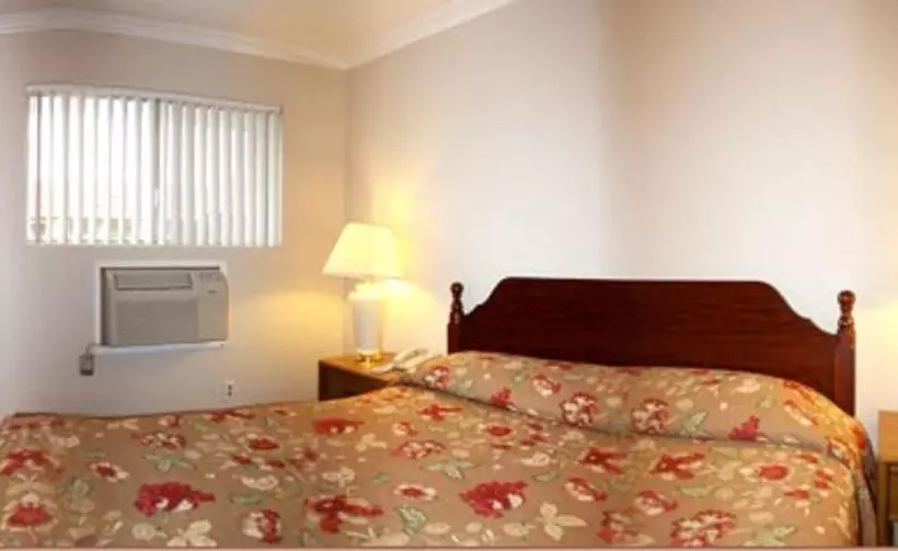 ホテル Sunset Inn And Suites