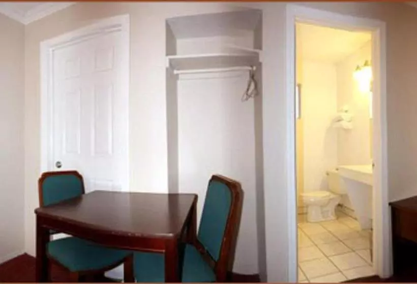 ホテル Sunset Inn And Suites